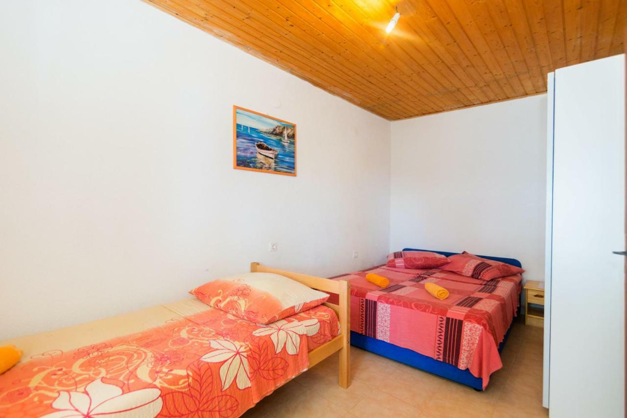 Apartments Robinzon Petar Gdinj المظهر الخارجي الصورة